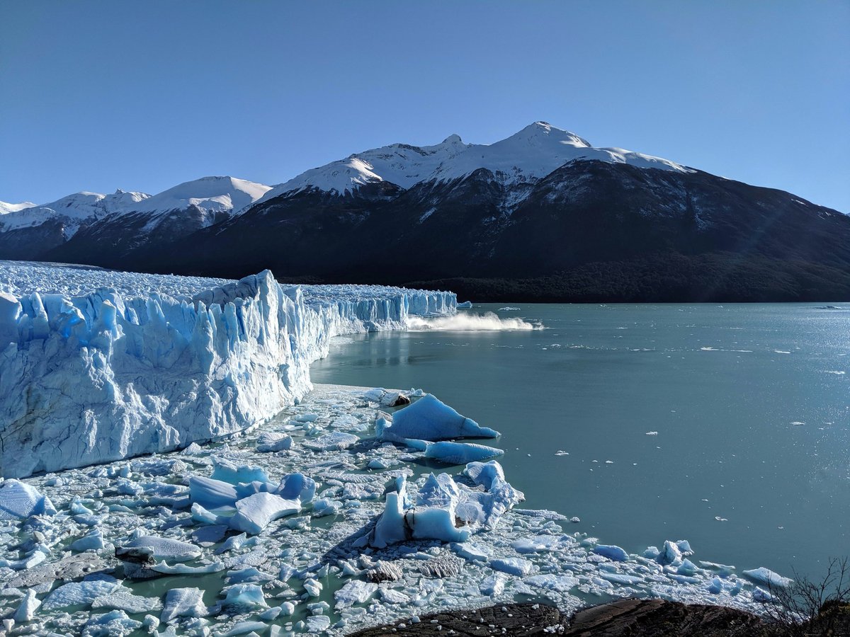 EduGuo's tweet photo. #glacier #Argentina https://t.co/DPlJfFYlk8