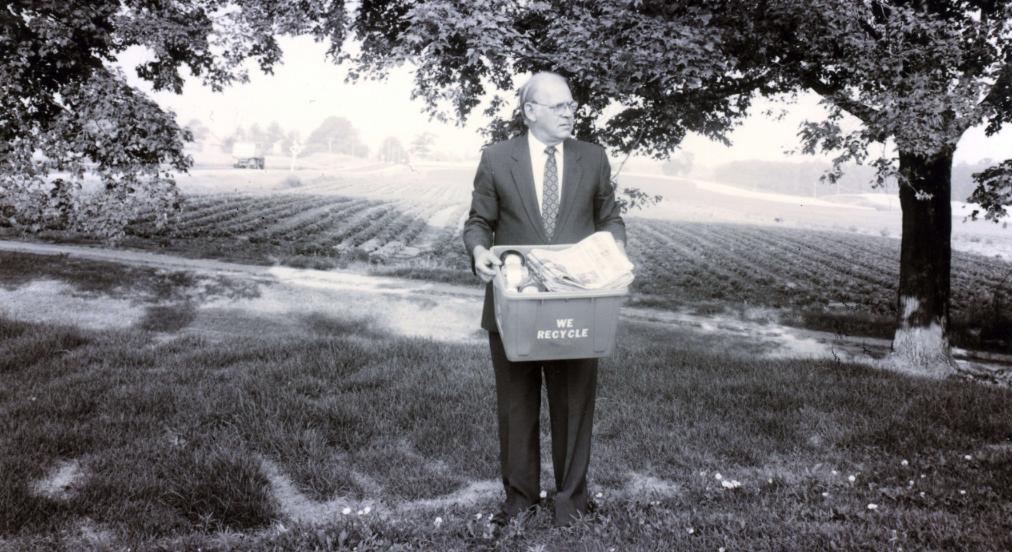 CCOCWR's tweet photo. Many notable Canadians have studied or taught at UW and gone on to do great things in business, science, environmental studies, psychology and more. We ❤️@UWaterloo https://t.co/WwynwKxglI #kwawesome #UWaterloo https://t.co/jxT1jOTvkm
