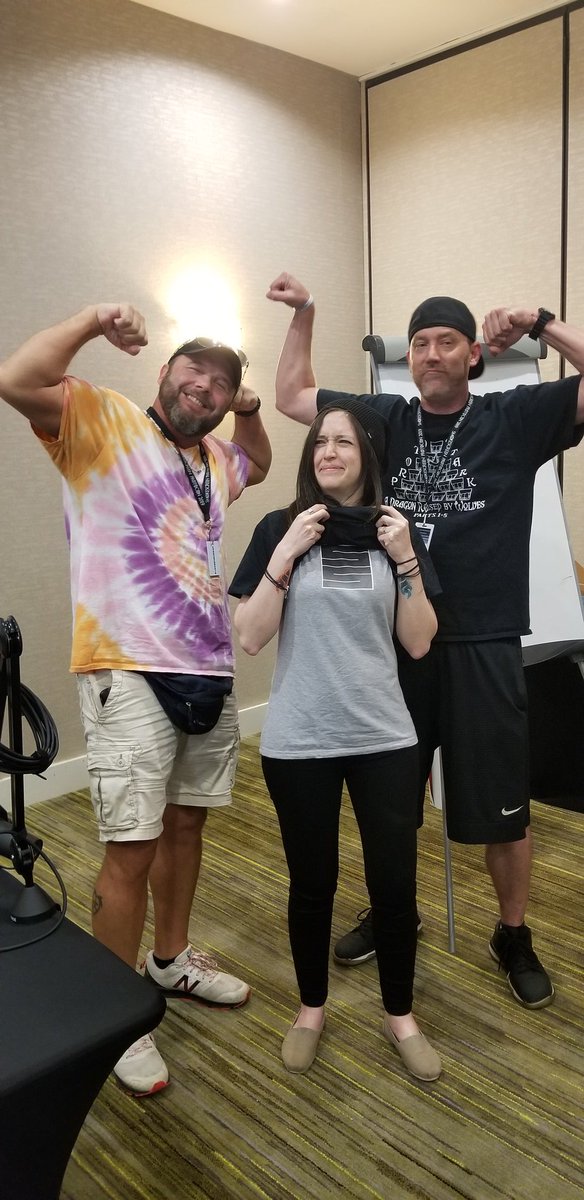 CaroleBDCDiva's tweet photo. The expression on @BecauseVal_ face? PRICELESS!!! #ProtoCon2019
@SmokeScreenVids @DUSTsports https://t.co/0mLlslYtn9