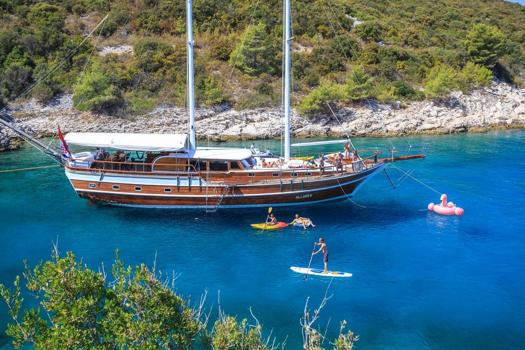yachtsngulets's tweet photo. Allure #gulet is ideal for #couples only or #multi-family #groupcharters. The Allure gulet is based in #Dubrovnik, #Croatia. โต๏ธโญ๏ธ #Contact Us & #Start #Planning #Today โญ๏ธโต๏ธ https://t.co/rF8LA5tqdt #Whatsapp / GSM +90 532 1372988 https://t.co/QqQtaSYqHs