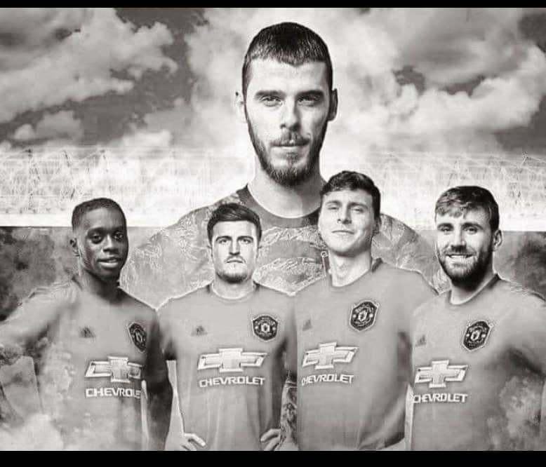 DehChukwuka's tweet photo. From left to right: MayWeather, Anthony Joshua, Mike Tyson, Luke Shaw.
#MUFCvsCFC
#MUNCHE
#Maguire
#LampardOut
#SuperSunday https://t.co/KrHUSgAvDG