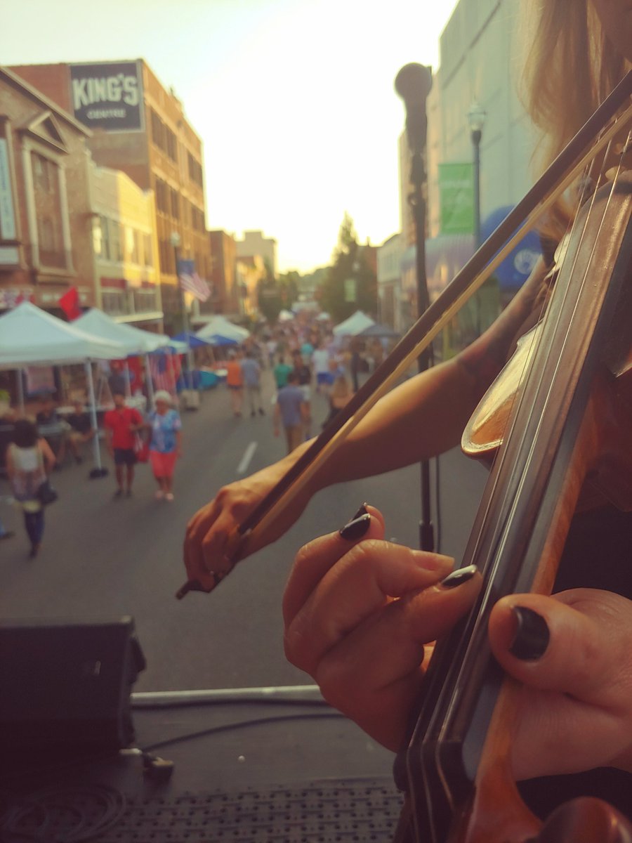 Jackdaws7's tweet photo. We had a damn good time at The Little Chicago Downtown Festival!
#cacaw #jd7 #jackdaws7 #countrymusic #realcountrymusic #ameripolitan #ameripolitanmusic #outlawcountry #classiccountry #honkytonk #appalachain #littlechicago https://t.co/WLfyM33vMQ