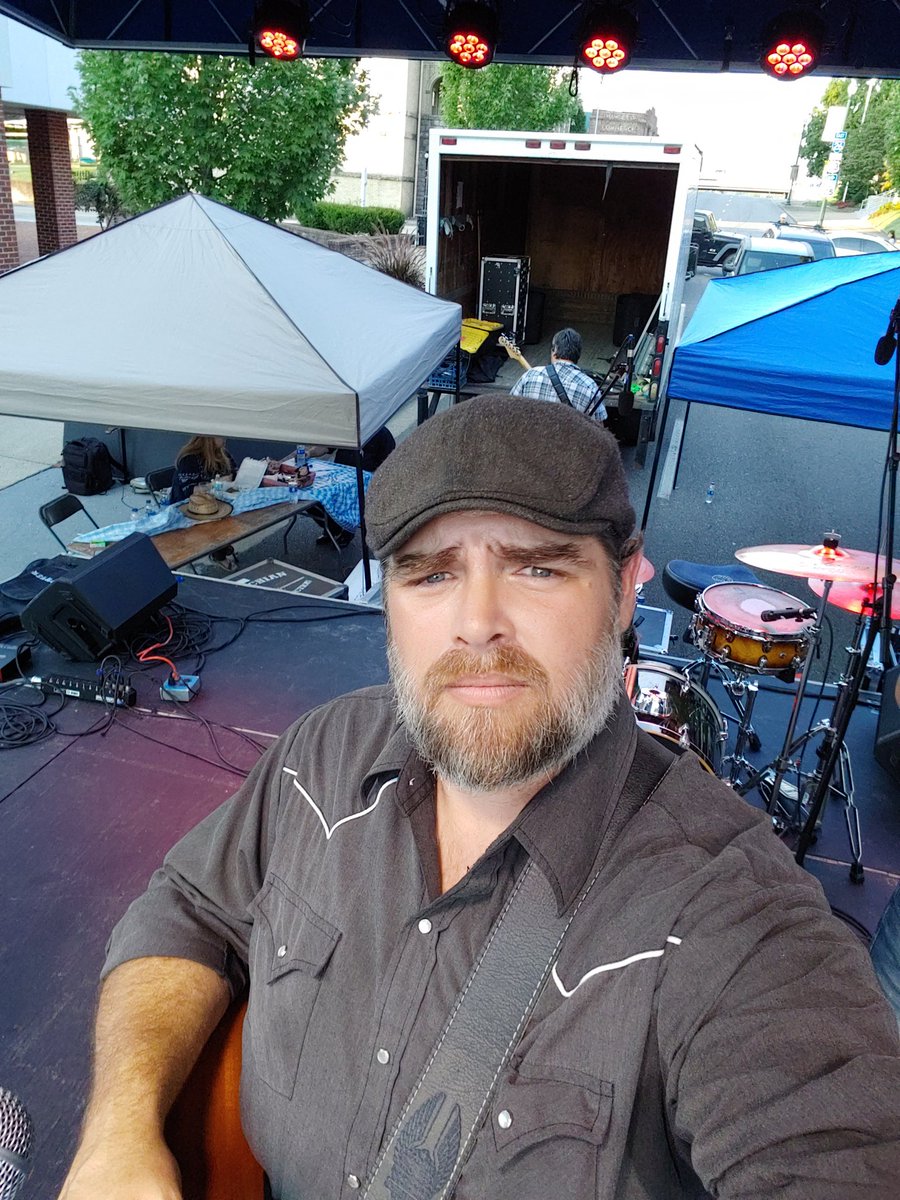 Jackdaws7's tweet photo. We had a damn good time at The Little Chicago Downtown Festival!
#cacaw #jd7 #jackdaws7 #countrymusic #realcountrymusic #ameripolitan #ameripolitanmusic #outlawcountry #classiccountry #honkytonk #appalachain #littlechicago https://t.co/WLfyM33vMQ