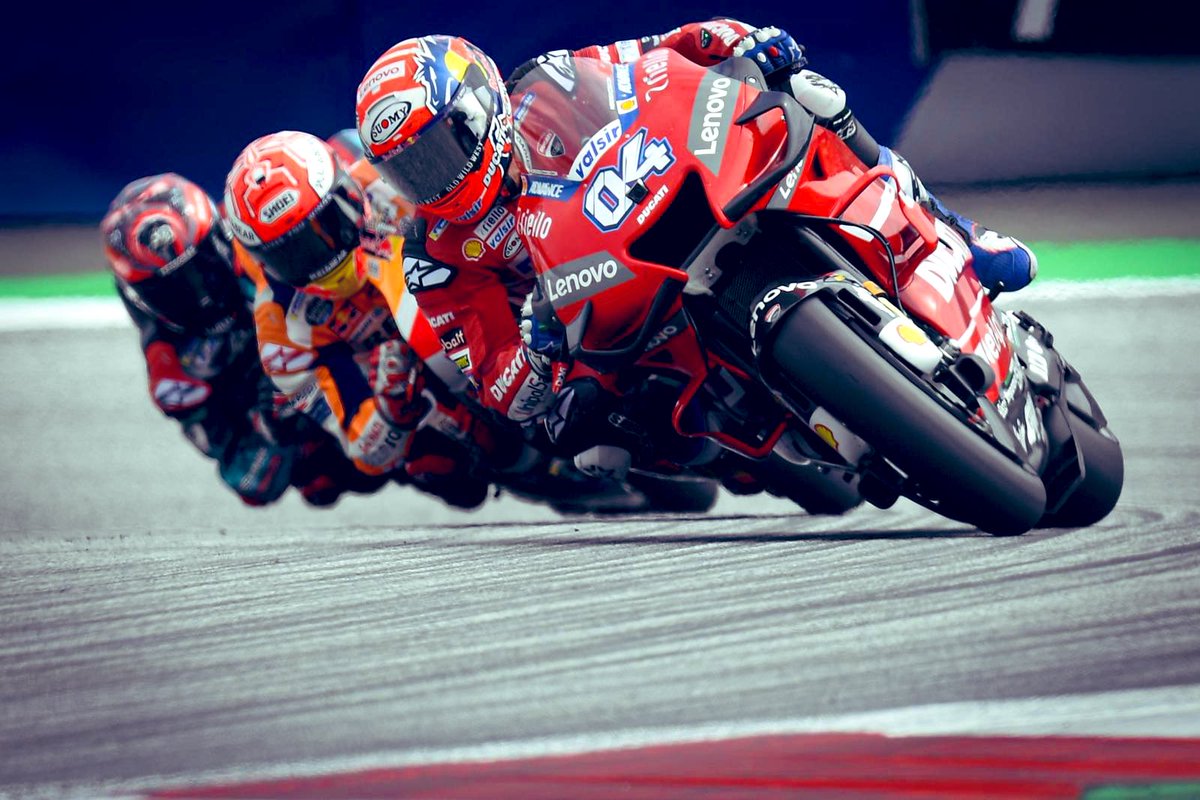 DavidDumain's tweet photo. Quelle course ‼️‼️‼️‼️ Des attaques du premier au dernier virage, un Dovizioso survolté, un Marquez combatif comme jamais et un Quartararo au top 🤗
Un bonheur à voir et à commenter 🎙 
Vivement le prochain Grand Prix à Silverstone 👏 https://t.co/qiLkw62PCF