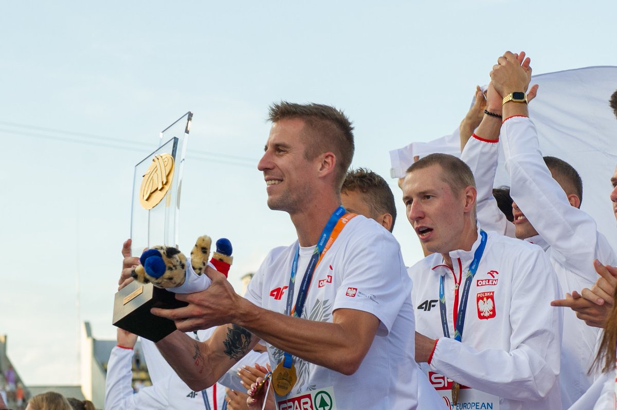 PZLANews's tweet photo. 😍 Polska 🇵🇱 wygrywa 8. Drużynowe Mistrzostwa Europy #Bydgoszcz2019 🥰

👉Więcej: https://t.co/KWDCLrWFQj 🥳

#PZLA100 #100latPZLA #ETCH2019 #DME2019 @PKN_ORLEN https://t.co/wLPyqgEC9p