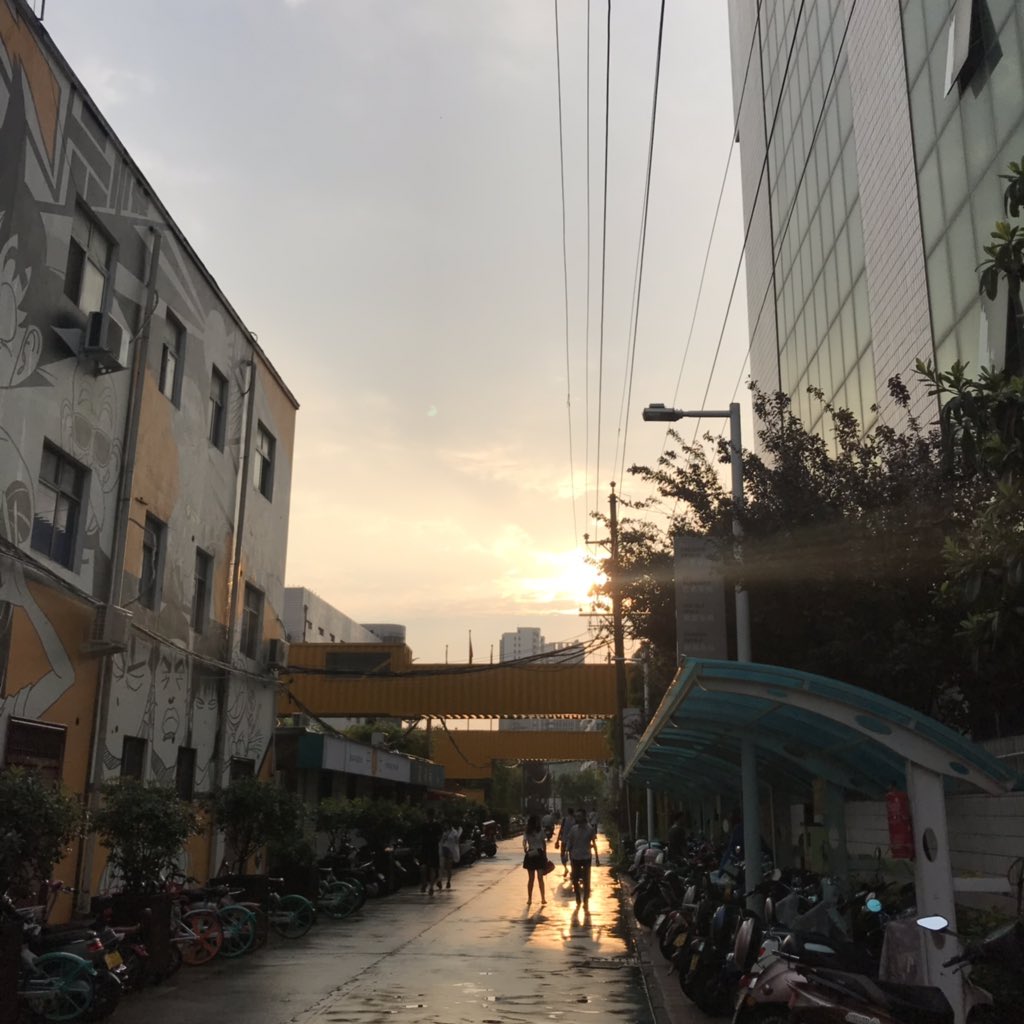 LCRCN's tweet image. 雨后夕阳