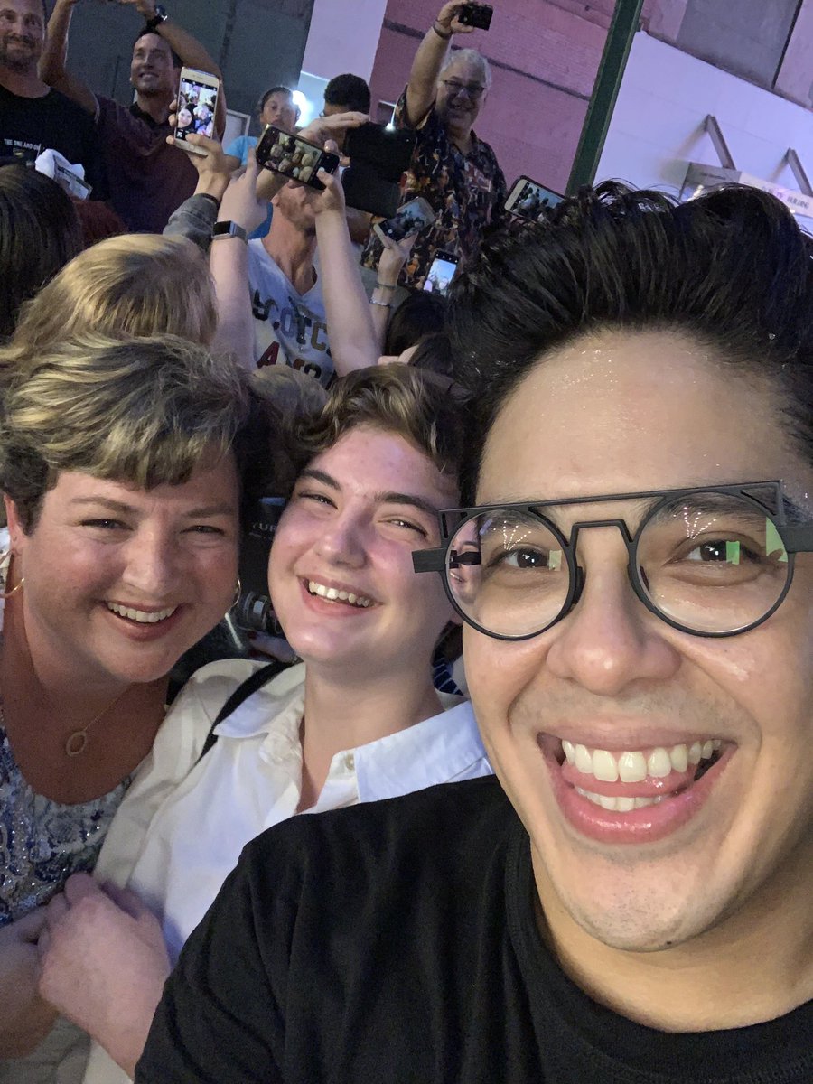 b45opa's tweet photo. BeMoreChill helped my teen be the person they were truly meant to be. A special thanks to George who took a selfie with my phone &amp; signed their art. Amazing! Enjoy every minute tonight - we can’t wait to hear what’s next for everyone. @georgesalazar @BeMoreChill #SmartphoneHour https://t.co/SdvniJh76H