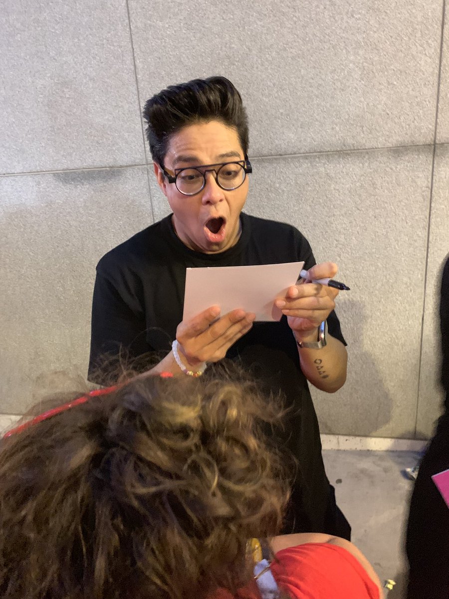 b45opa's tweet photo. BeMoreChill helped my teen be the person they were truly meant to be. A special thanks to George who took a selfie with my phone &amp; signed their art. Amazing! Enjoy every minute tonight - we can’t wait to hear what’s next for everyone. @georgesalazar @BeMoreChill #SmartphoneHour https://t.co/SdvniJh76H