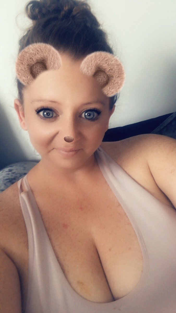 shell2185's tweet image. Happy lady rn 💋💋💋💋