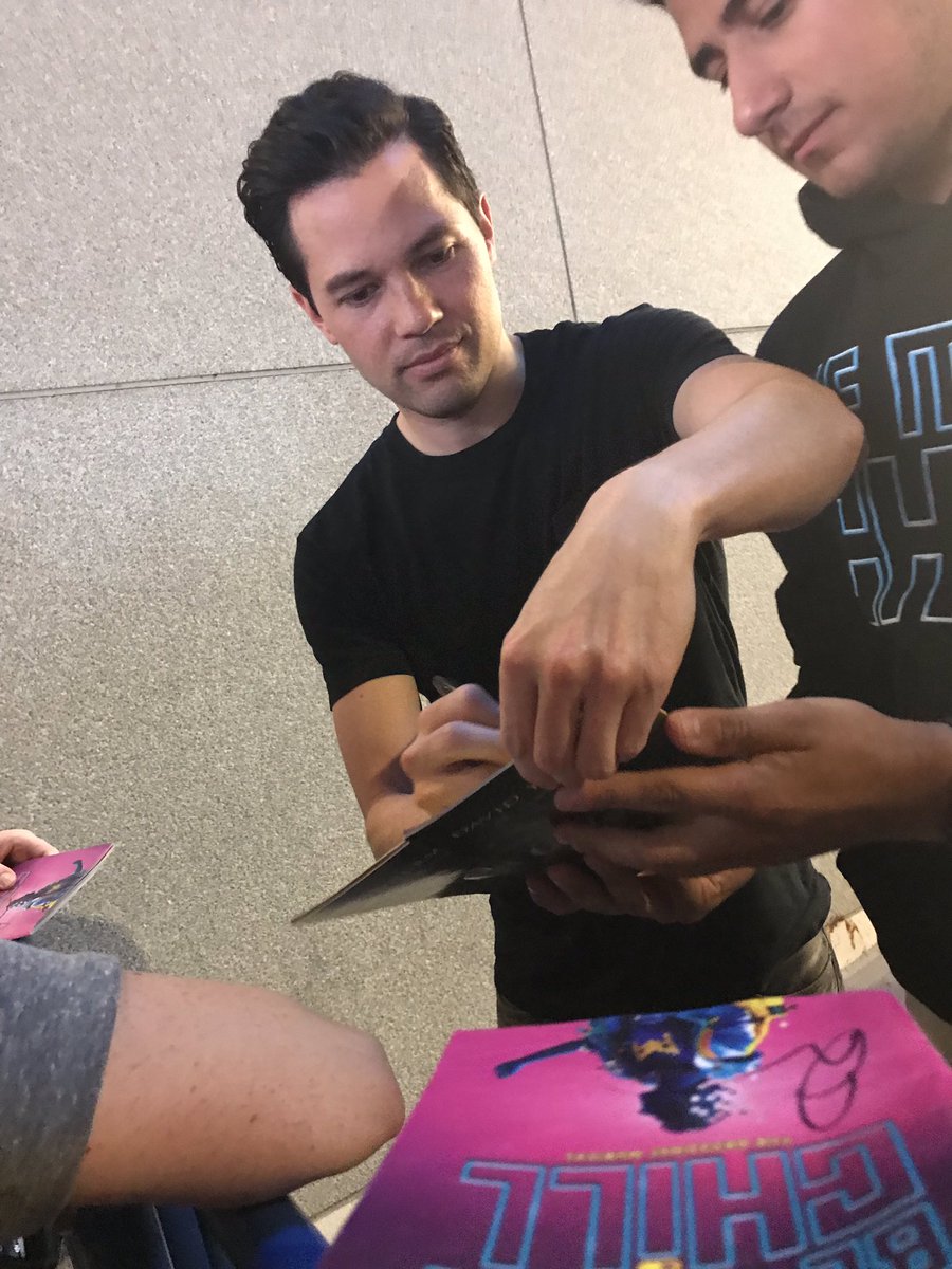 bigmoneyswiz's tweet photo. Can you guys tell that stagedoor was the happiest Iβve been?? #Smartphonehour @BeMoreChill https://t.co/evrfnHt7EJ
