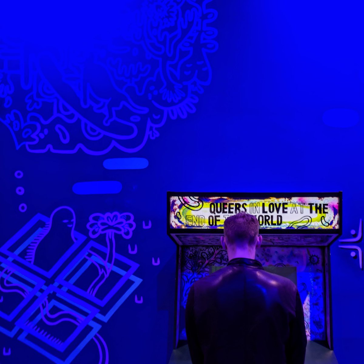 mccusker_drew's tweet photo. ๐พ๐ฎ๐น๏ธ
Player one: ready!
#DesignPlayDisrupt #VideoGame Exhibition @VADundee is a must-see, particularly its exploration of current topics such as #GunViolence, #Loneliness and #LGBTQ representation.
#Dundee #LGBTQbaes https://t.co/xSlBkjXdCz