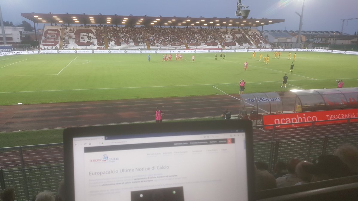 CampoRaffaele's tweet photo. Devo dire che dopo due mesi ne sentivo la mancanza 🙂 ✒💻 #CittadellaPadova #CitPad #CoppaItalia #ForzaPadova ⚪🔴 https://t.co/Uk0F1nbBqG