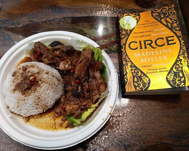 cazmonkeysround's tweet photo. Discovered a new teeny restaurant today! Delicious 茶骨飯 (tea rib rice) @macaukitchen_uk tucked away on West Crosscauseway.. 🍖

Perfect little nook to hide from the rain after helping with a free fringe show.. Great pitstop for some yummy food before h… https://t.co/uQcjSCpwuW https://t.co/Rq4gu7ti6S