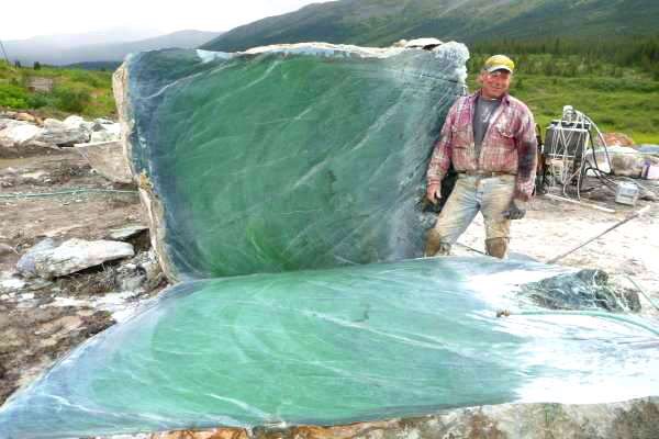 CanGem3's tweet photo. Nephrite jade, sometimes called BC Jade. This stone is often found in huge boulders in Northern British Columbia.
#cga #canadiangemstones #nephritejade #nephrite #bcjade #gemmology #gemmologist #bcgems https://t.co/nQxuCHz1yz