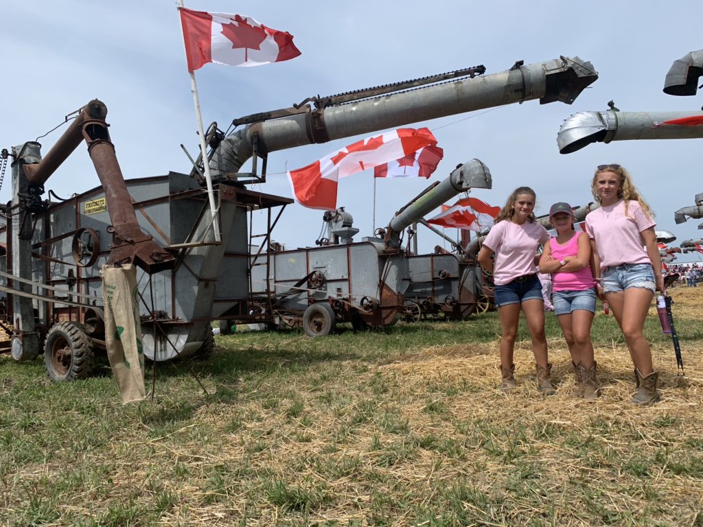ag_loveher's tweet photo. 2019 Guiness Record #rgstalbert #250 #threshingmachines #worldrecord #breastcancer #largeshumanbreastcancerribbon #wearpink ππππππ#cancerdusein #moulinabattre #plusgrandrubanhumain https://t.co/zZoncYW1DT