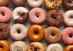 Donut2677's tweet photo. @I3ecksRansom @CapCorgiTTV Um, @I3ecksRansom I know it LOOKS like a Lifesaver, but it's a donut. Just sayin. 💜 #lifetutor https://t.co/G3ZX2hKdfR