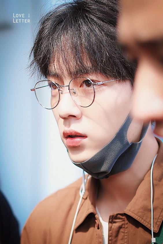 JUAUNIQ20's tweet photo. ( sf ) crush on you - (1/x) ; https://t.co/foPbonQN0j
couple ; xiaozhan x wang yibo
tag : #พี่แว่นของเจ้าป๋อ ♡
thx u♡ #zswwfic #จ้านป๋อ https://t.co/4Vg5UWIz9x