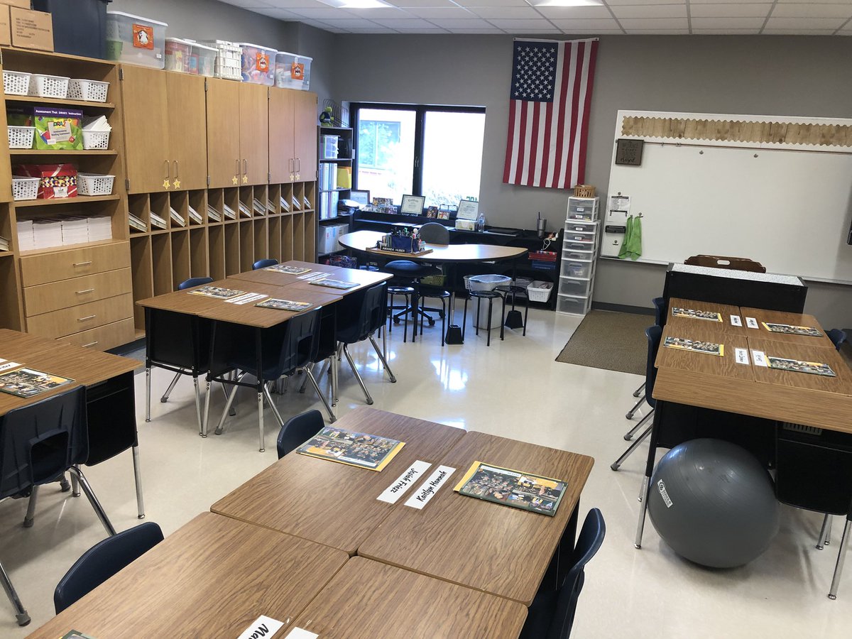 MrsHuberPCSD32's tweet photo. My new “home” is just about ready to welcome my new school family of kiddos. I’m thrilled to be a part of #pesd32 and looking forward to great year at #pcsd32. #piratepride #WeAreD32 https://t.co/OdxM1FQton