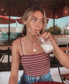exposingpopular's tweet photo. instagram and youtube influencer summer mckeen is being called  racist and hanna meloche and summer are making fun of a fans edit https://t.co/nAdP4AjZFQ