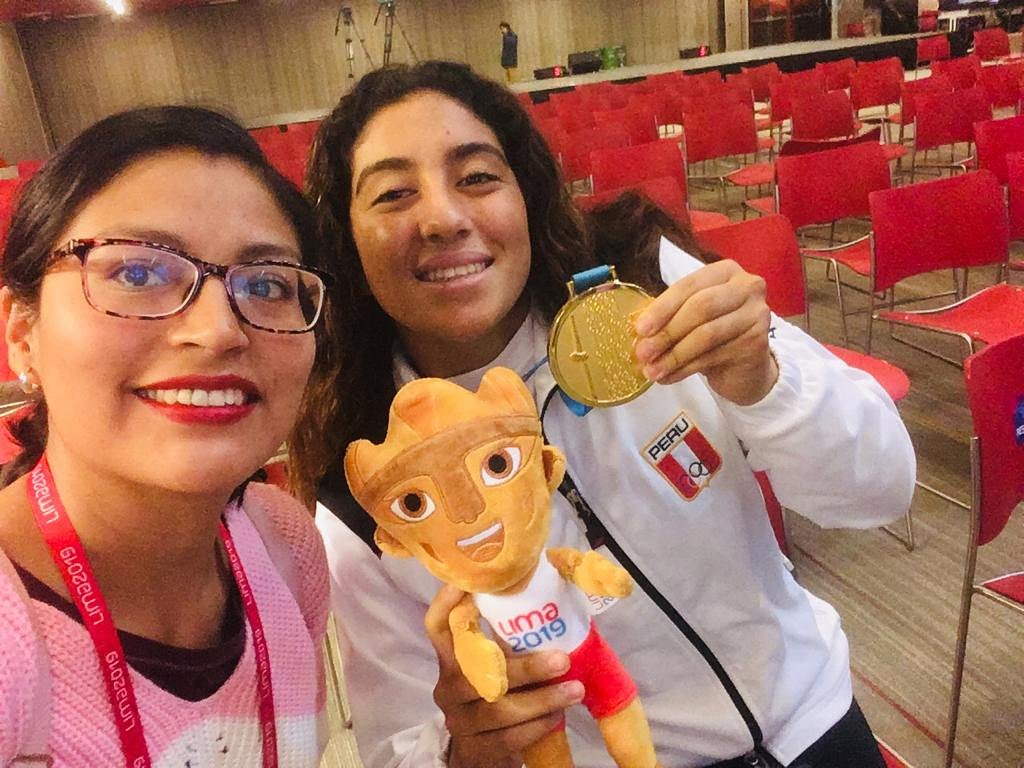 kensellaCris's tweet photo. Un encanto nuestra Daniela Rosas, medalla de oro a sus 17 años en open surf en los Panamericanos Lima 2019 (@Lima2019Juegos). #DanielaRosas #OpenSurf https://t.co/4E8MqWZBsj