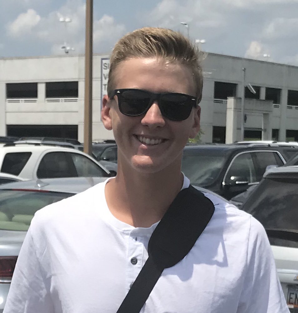 sbrooks525's tweet photo. Hollywood aka @Daniel_brooks23 and I are in route to Aruba to catch up with Laura & Katie @katiebr20! #TimeToShutdown #PlayTime #SurfClub https://t.co/9IGDcJ5Paq