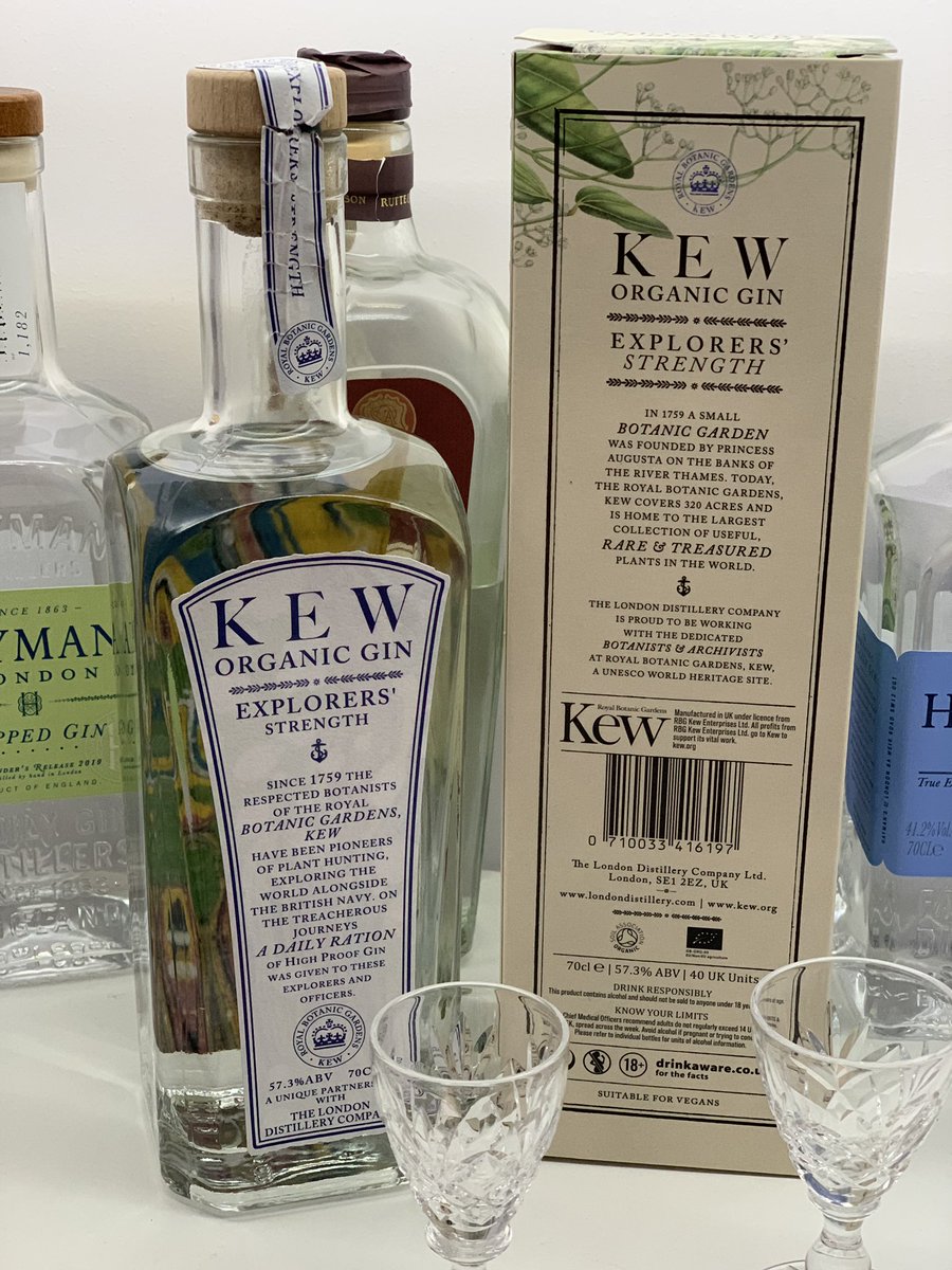 smallestginclub's tweet photo. Gorgeous delivery of #keworganicgin @DoddsGin @keworganicgin @kewgardens #kewgin #londondistillery #fromnaturesgarden print work all vegetable oil based inks and water based varnish πΈ https://t.co/16xmAYFBFc