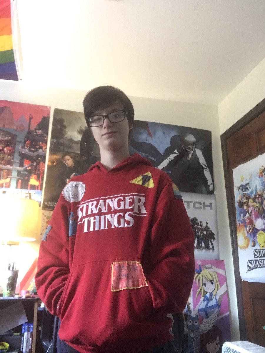OfDanti's tweet photo. Can I just say, how much this show has had an impact on me? I thank everyone in the show. From the bottom of my heart. (The paper next to the slurpee bottle is the TRT script) @BeMoreChill @georgesalazar @will_roland @MrJoeIconis and everyone else. π₯°π₯°π₯° #SmartPhoneHour https://t.co/MzAy64dkHs