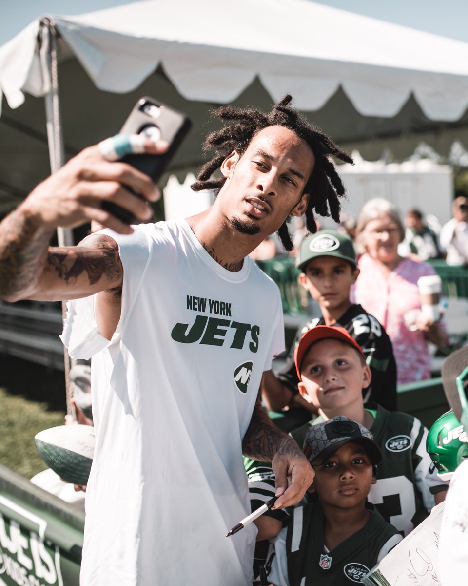 nyjets's tweet photo. 💚💚💚

#JetsCamp | #TakeFlight https://t.co/JzbzPNn2RA
