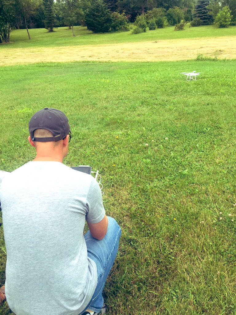 thomasrcraig's tweet photo. Getting more flight time in with the drone and ready to start incorporating into my @mayvillestate GEOG courses. First up: Geography of Agriculture. Excited to see my students learn to use it “in the field” - exploring and helping local farms! #uas #geographyteacher #msucomets https://t.co/8EeGledtVt