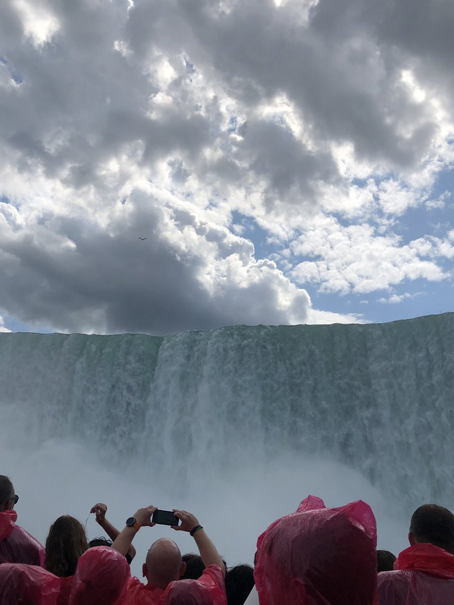 SavSamSunflower's tweet photo. Niagara Falls did not disappoint. #summer19 #mdoes8 #davisfam #toronto #canada #niagarafalls 🇨🇦 https://t.co/spV7AhI87G