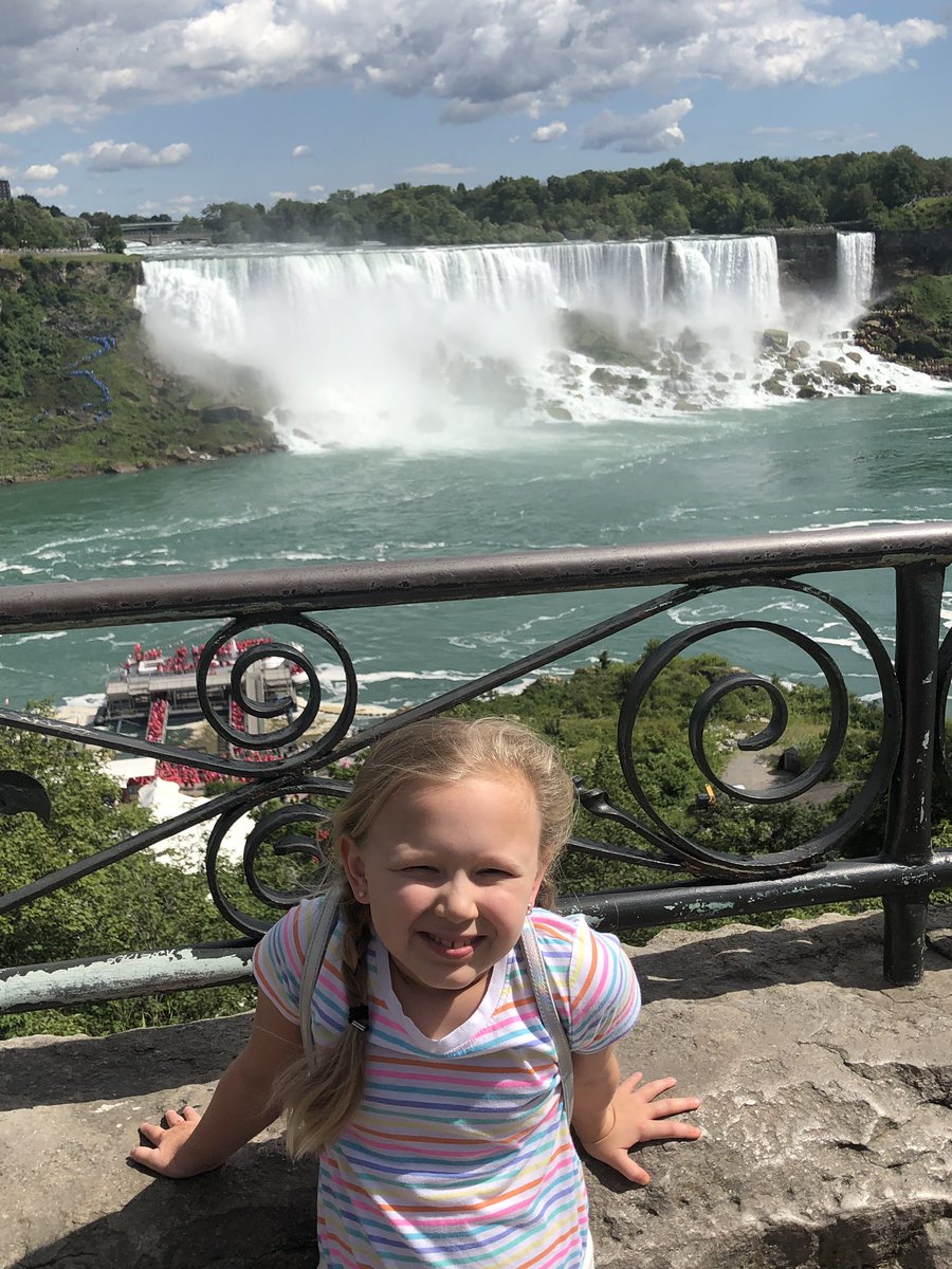 SavSamSunflower's tweet photo. Niagara Falls did not disappoint. #summer19 #mdoes8 #davisfam #toronto #canada #niagarafalls 🇨🇦 https://t.co/spV7AhI87G