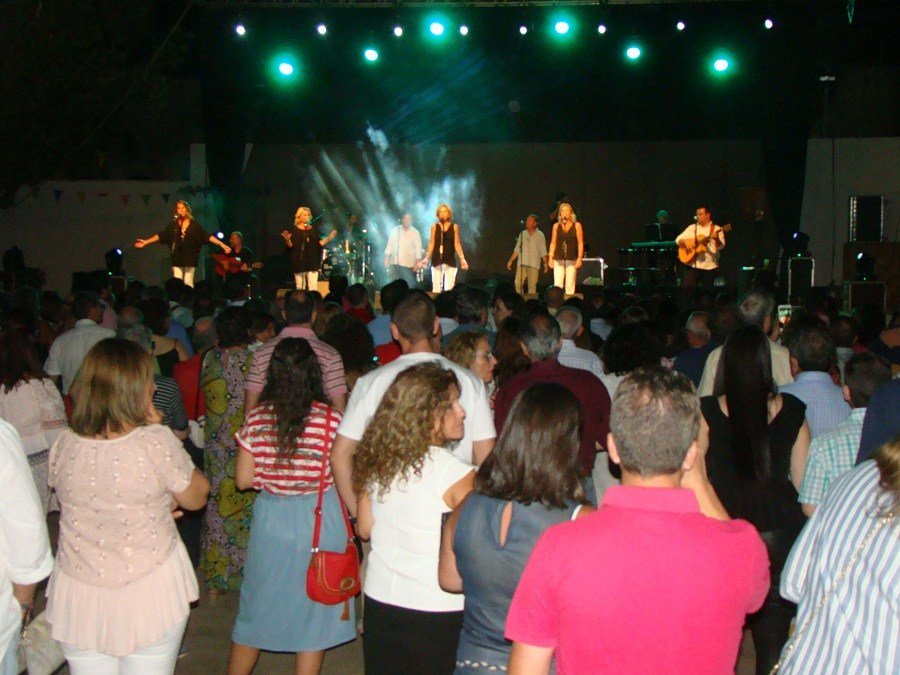 ManchaToledana's tweet photo. Éxito de público en el concierto de preferia de Quintanar con el grupo “Siempre Así”
@aytoquintanar @ayuntamientoquintanar_orden @siempreasioficial #LaFeriaQuintanar #QuintanardelaOrden #concierto #LaFeria #PistaJardínColón… https://t.co/5CnVb7bBEV https://t.co/P8XtFscxYo