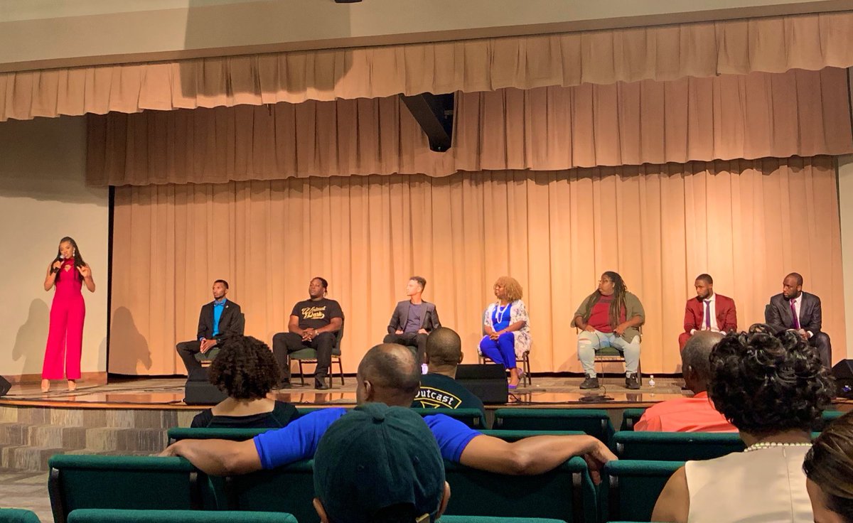 BADNETWORK's tweet photo. Ferguson’s 5th Anniversary provided a moment to not only look back, but to also look forward by  considering strategic ways to create lasting change. Proud to cover &amp; co-convene a series of critical conversations meant to spark change. #BolderBlackerBadder #BADNETWORK
#MikeBrown https://t.co/Vqs5r8ae0l