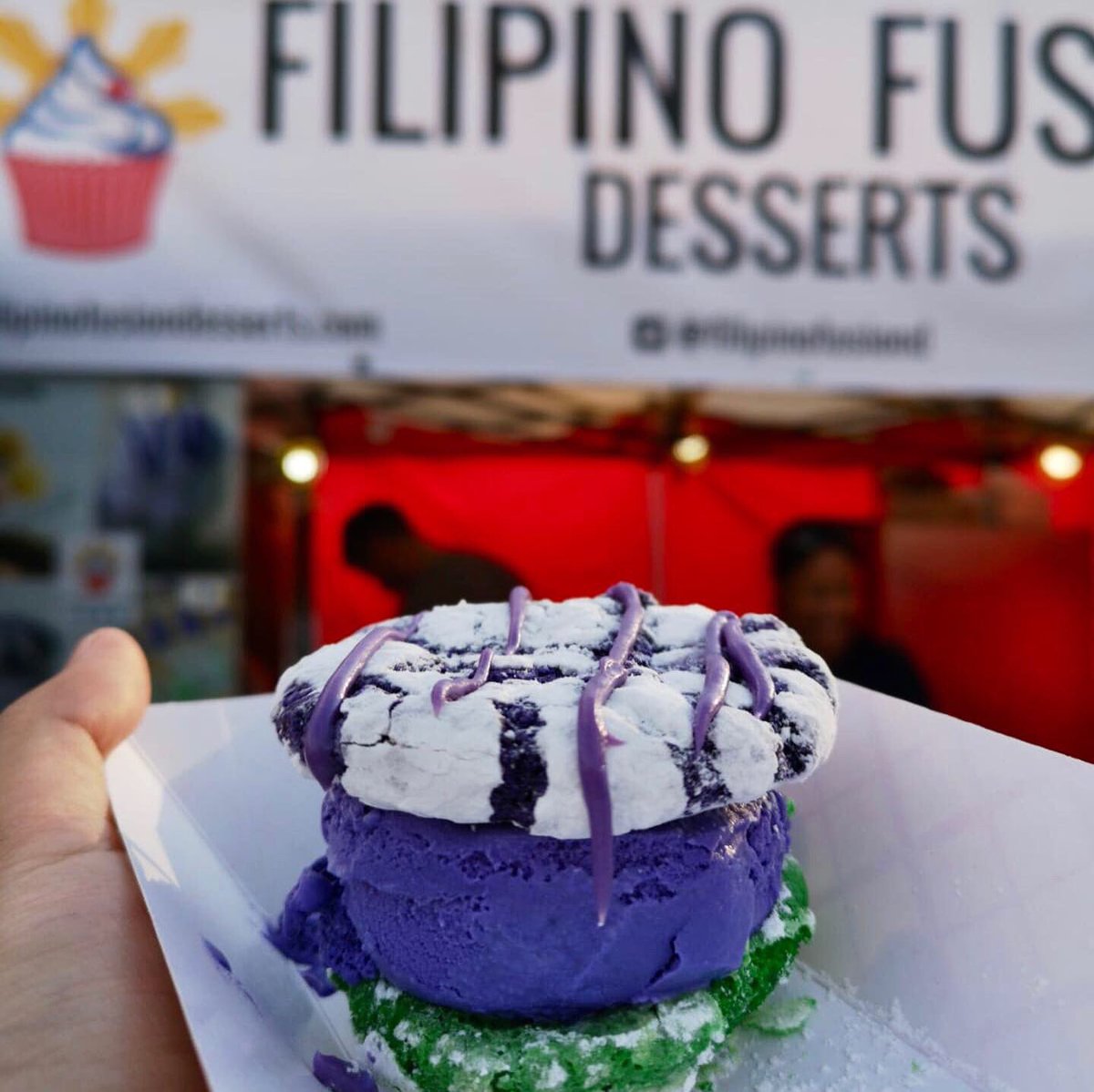 FilipinoFusionD's tweet photo. It’s gorgeous out today! Come enjoy the last day at the #waterfrontnightmarket You can build-your-own Crinkle Cookie Ice Cream Sandwich. @khelaeats’s pick is an ube/pandan cookie combo with both drizzles! We’re here until 10PM.
⁣#ffdesserts #ube #pandan #crinklecookiesandwhich https://t.co/EmaSdzYEA7