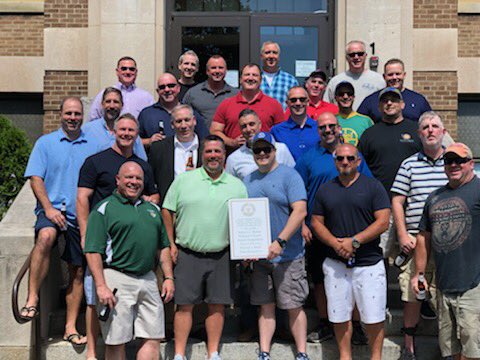 FernoNow's tweet photo. This crew - best four years of your life! #TimonTigers #Classof1989 https://t.co/2JIbZMRYUp