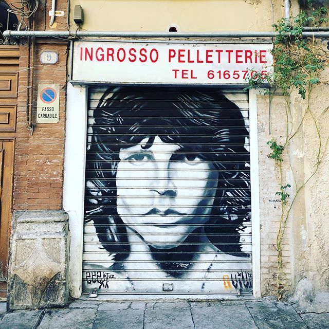 JamesHarrison75's tweet photo. Spot the 🍅 plant
.
.
#palermo #sightaroundpalermo #thedoors #jimmorrison #streetart #tomato #travel #postcardsfromtheworld #italy #sicily #instatravel #travelgram #instago #wanderlust #instatravelling #instavacation #instapassport #traveldeeper #igtr… https://t.co/zK5czhnyF6 https://t.co/97RLwwvWkF
