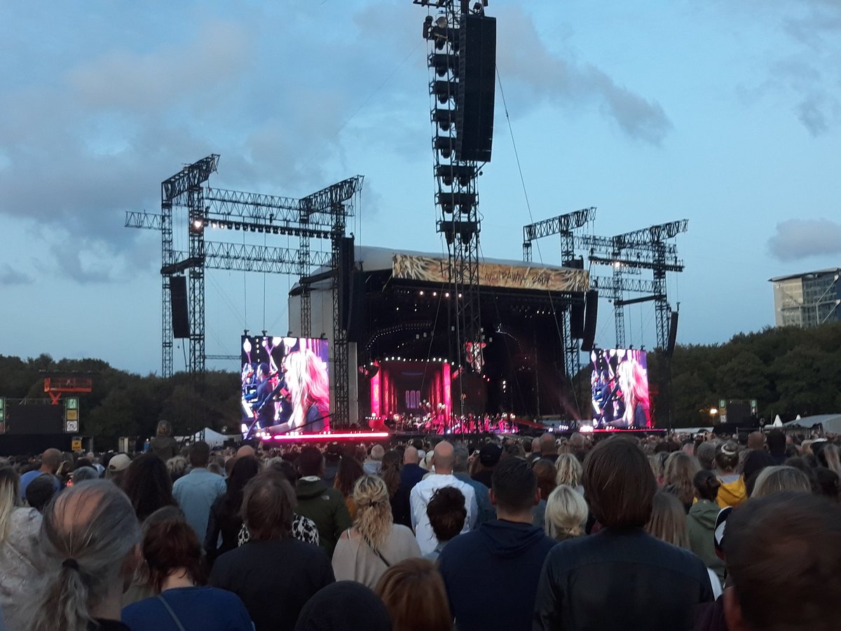 #Pink is begonnen! #malieveld. Geweldige sfeer en weer!!! #denhaag