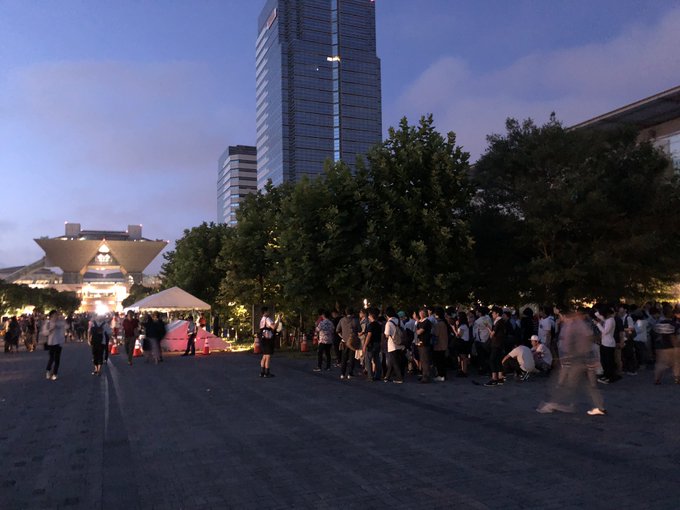 C96 コミケ4日目 リストバンド待機列 現地の画像まとめ 徹夜組はペナルティ発動 尋常じゃない人数 まとめダネ