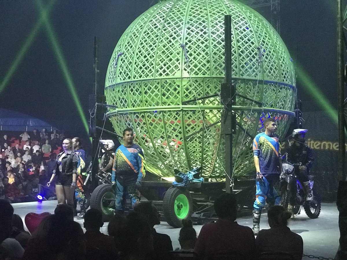 Natasha17901022's tweet photo. #circusexstreme #extremecircus 🎪
#Circus #Newcastle was amazing today, 🏍 https://t.co/bqs4UVJIAF