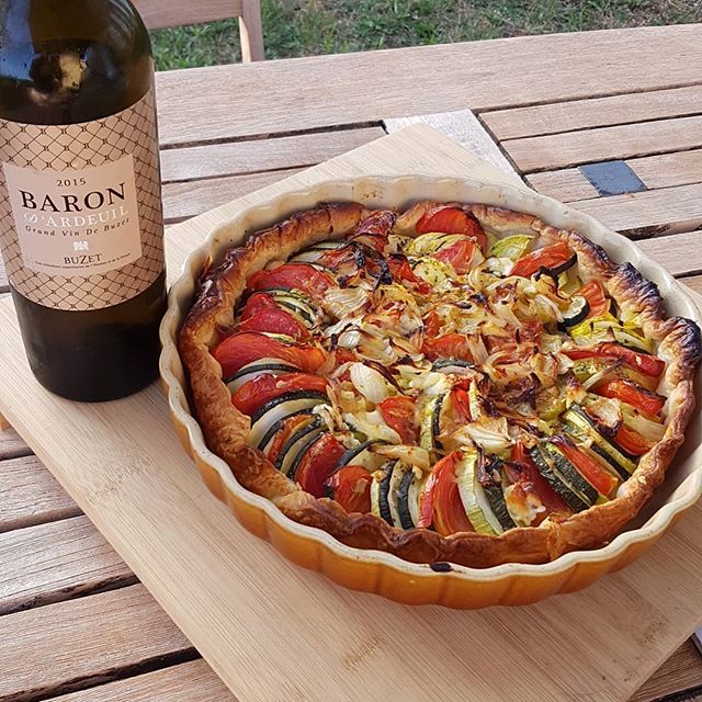 amelienollet's tweet image. Savoir se faire plaisir.... 🍷😎🙏
@visitbuzet on trouve que des bons produits  en @albrettourisme 
#pause#Buzet#vin#plaisir#food#vegetables#tian#sunday#breack#happy #sharewithme ift.tt/2YFYOZL