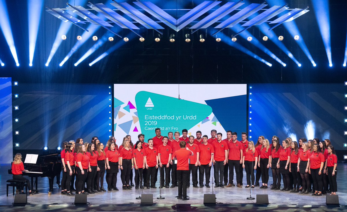 PontioTweets's tweet photo. Wedi mwynhau’r gwledd o ganu yn @eisteddfod Llanrwst? Ar Medi 27 bydd @trydanni yn llywio noson i ddathlu canu corawl gydag Aelwyd @JohnMorrisJone1 @prifysgolbangor @corseiriol a’r @brythoniaid a’r unawdwyr @caifondavies @GwenElin21 🎟 £10 brysiwch! https://t.co/R66Xvmf8XQ https://t.co/yqZyek1xIL