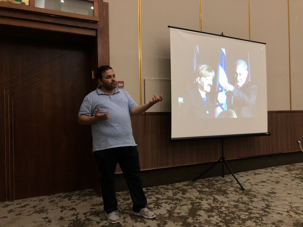 Yohan669's tweet photo. Rencontre avec @israelphoto qui nous a partagé sa passion et son travail 📸

Décryptage de photo historiques 
Partage d’histoires hors du commun 

Merci beaucoup à toi ! https://t.co/kSshaNWUH7