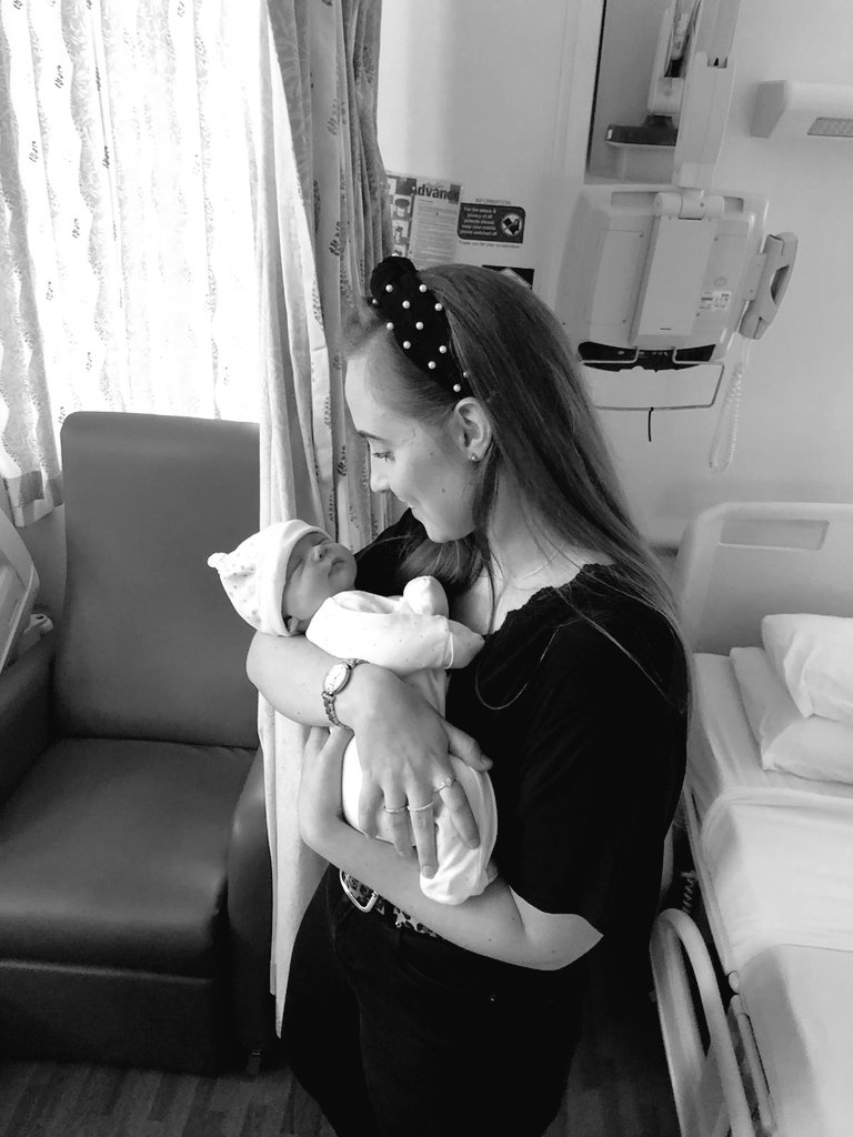EllieJayneRose's tweet photo. George 💙 https://t.co/CUNG6sQbz4