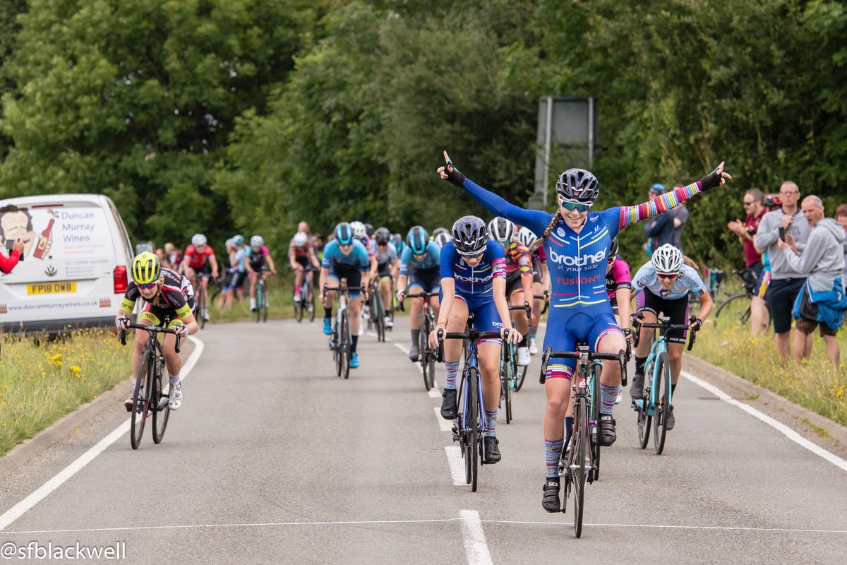 sfblackwell's tweet photo. 60 Pictures at https://t.co/shZJccokLS from today's @wvccmktharboro @DMURRAYWINES #WomensTeamSeries road race:

🥇@april_tacey / @FusionRT 
🥈@georgia_bullard / @FusionRT 
🥉@Ione Johnson / @cycleteamonform 

#womencycling #cyclingphotos #roadracing https://t.co/OyHVe6LyuL