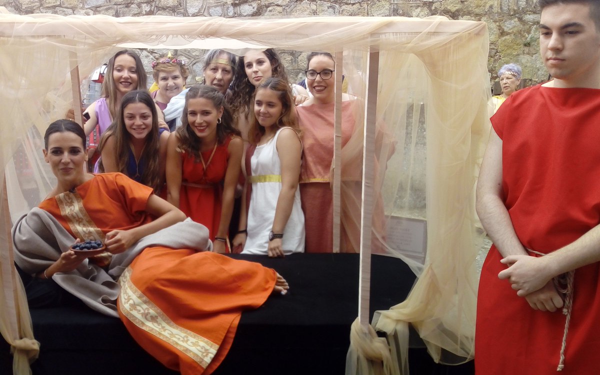 AndaluciaDFiest's tweet photo. #ADF54 ¡Venga que todavía podemos exprimir algo más este #domingo! Aprovecha como ha hecho @Gracia_Arjona 🤣🤣🤣en el Festival de Diana en #Aroche #Huelva #relax #verano #descanso Nos vemos en @canalsur como cada semana. https://t.co/tM069uGyqz