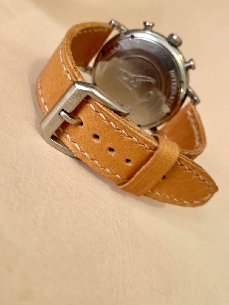 freeontana's tweet photo. Sunday leather crafts, we made watch straps 😃 https://t.co/UmrgpQl5jG