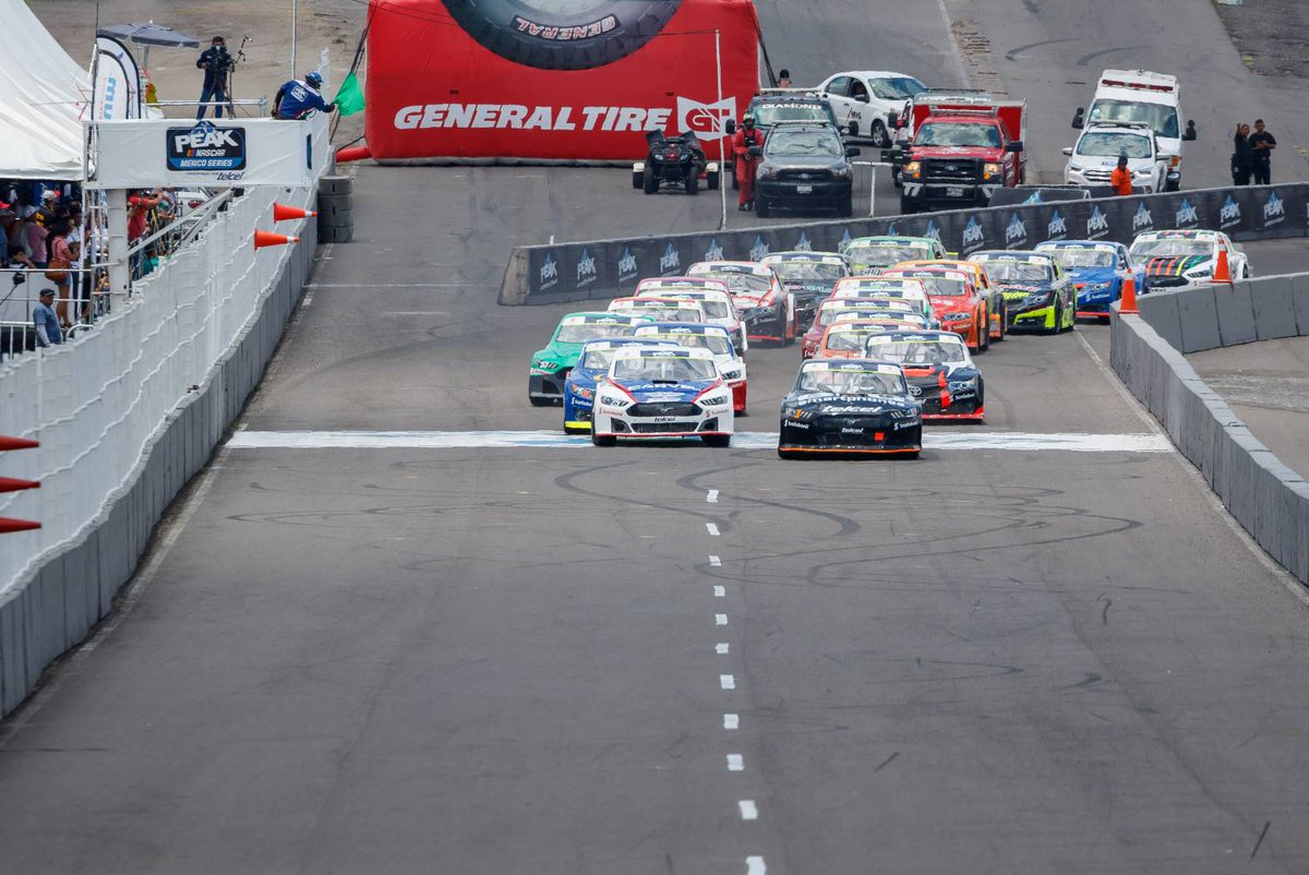 NASCARMex's tweet photo. La categoría FedEx Challenge salía a pelear la victoria en su 5ta fecha de la temporada. #NASCARPEAK https://t.co/4cFO4Sq9hO