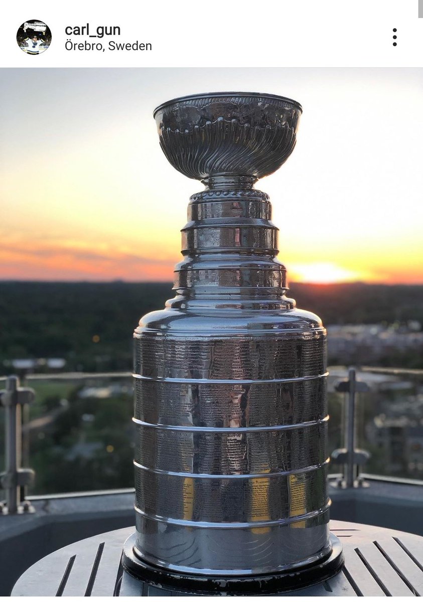 linushugosson's tweet photo. Måndag kl 16.30 kommer Carl Gunnarsson med Stanley Cup till Stortorget mitt i Örebro. Det får ni inte missa, ni som är i närheten. Ses där! #örebro #öhk #nhlse #twittpuck https://t.co/XTkBwE5G0F