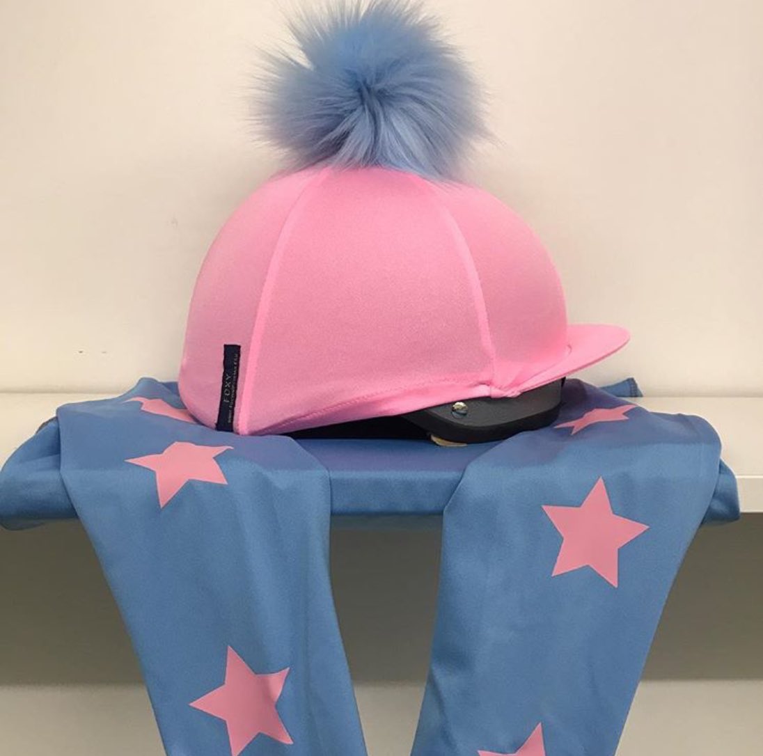 foxyonex's tweet photo. To pom or not to pom? https://t.co/EnlU1nMrEx