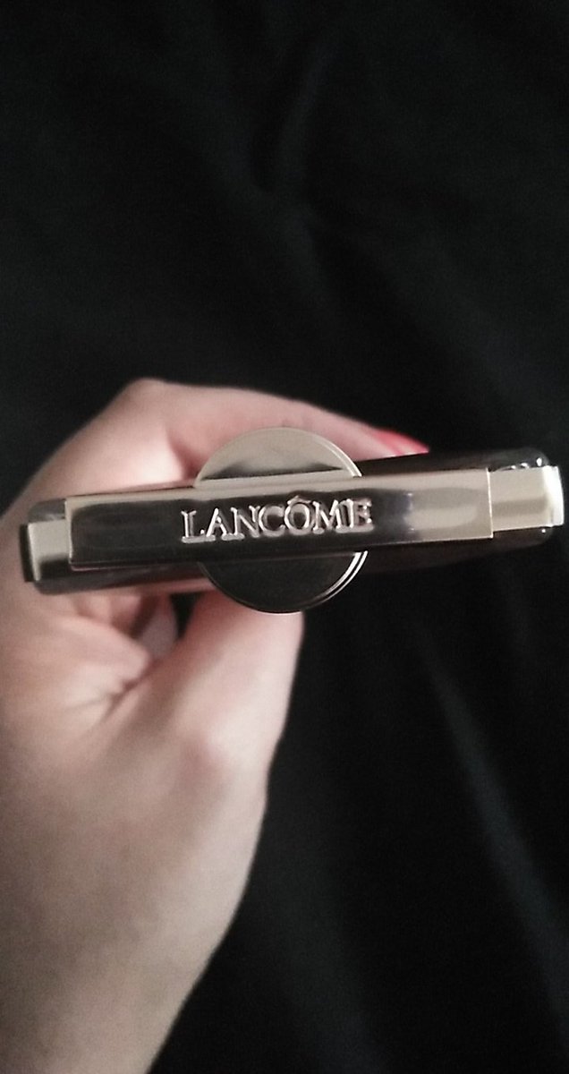 LenaMdina's tweet photo. J'ai découvert le nouveau Parfum Idôle de Lancôme il sent trop bon, une tuerie. A essayez absolument.le petit plus : on peut faire remplir sa bouteille en parfumerie lorsqu'elle est vide ❤️😋. #idole #idoleparfum #idoleLancome https://t.co/VILcfwaSdI